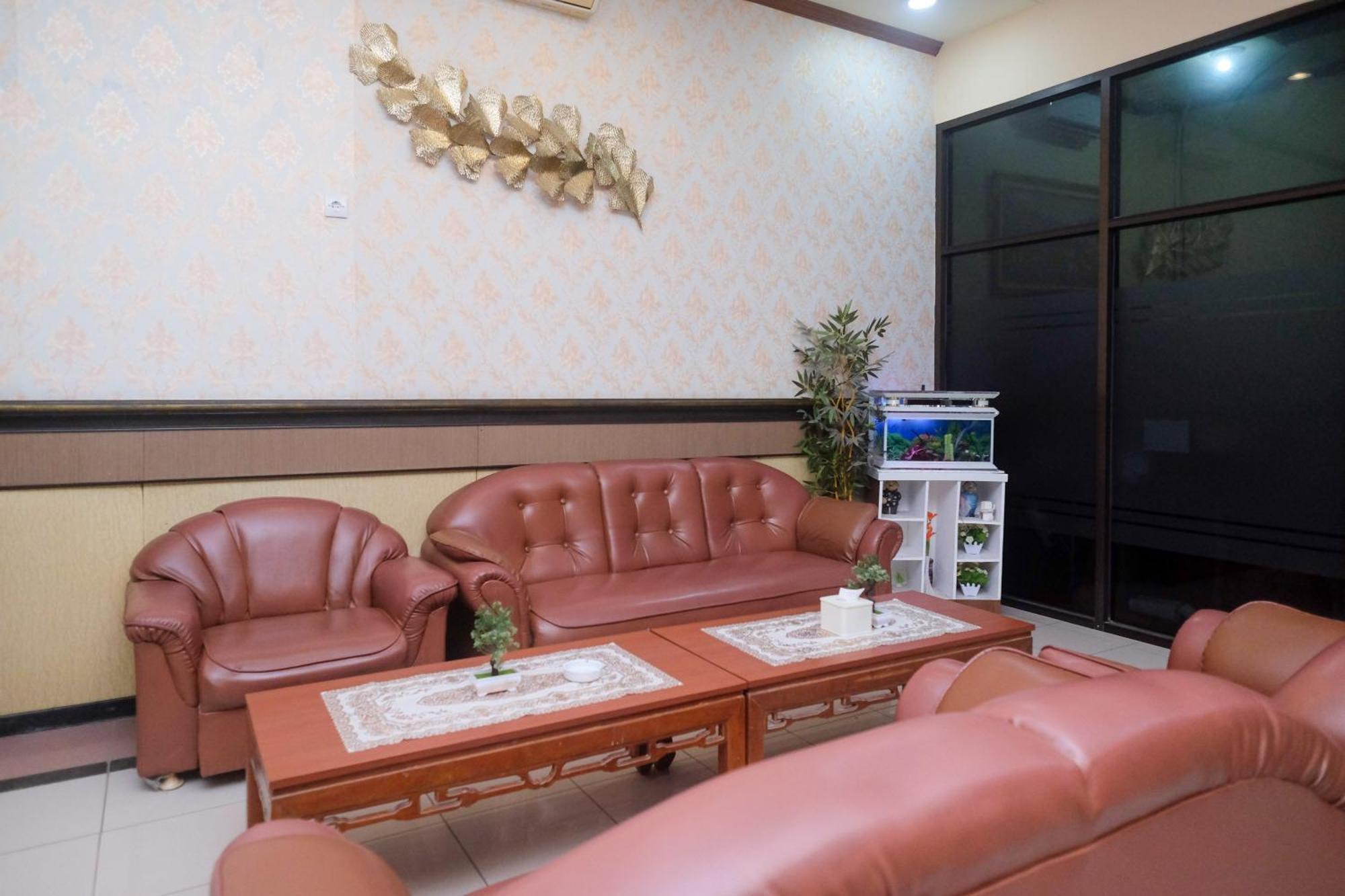 Urbanview Hotel Dedy Jaya Brebes Eksteriør billede