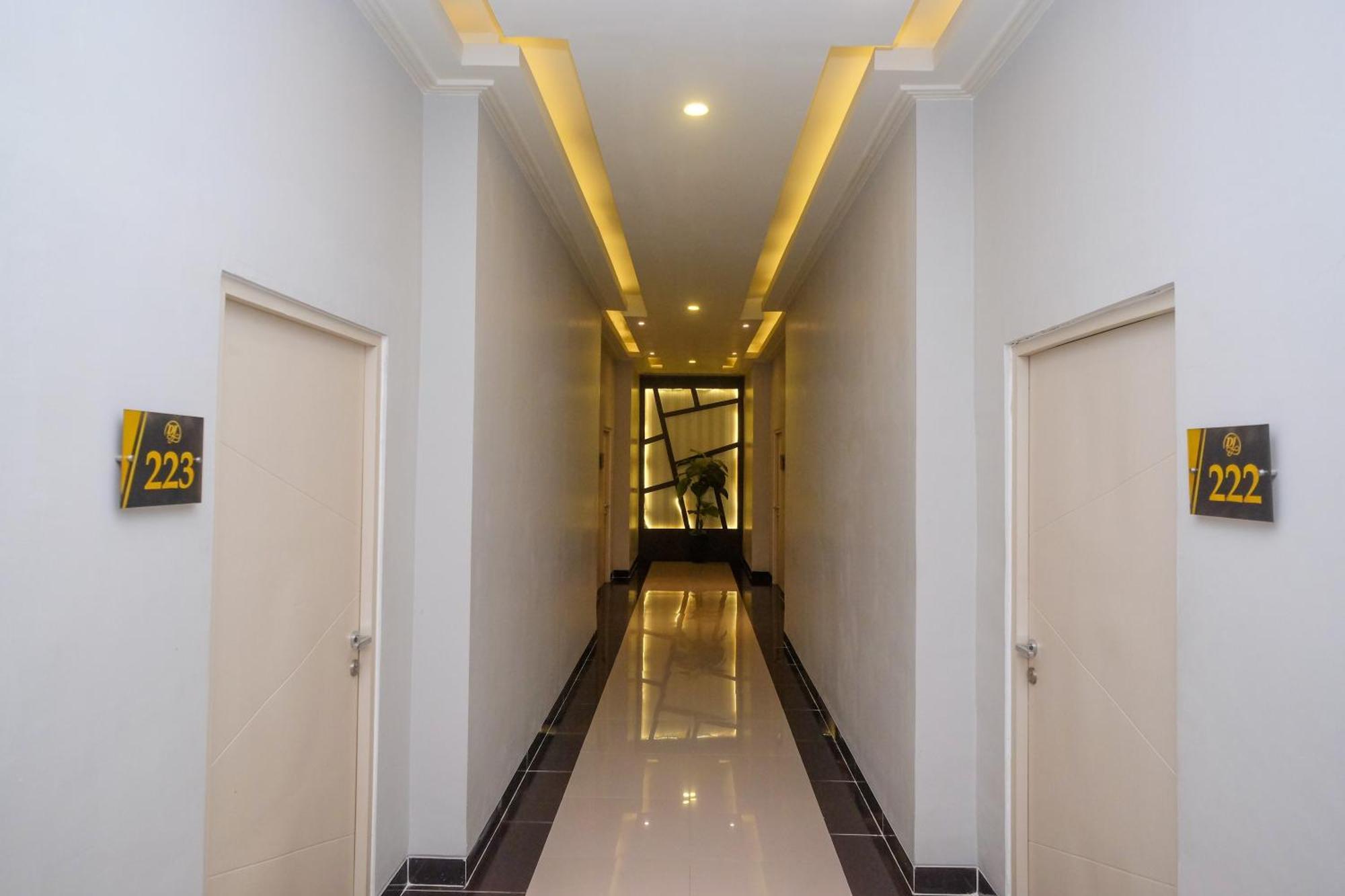 Urbanview Hotel Dedy Jaya Brebes Eksteriør billede