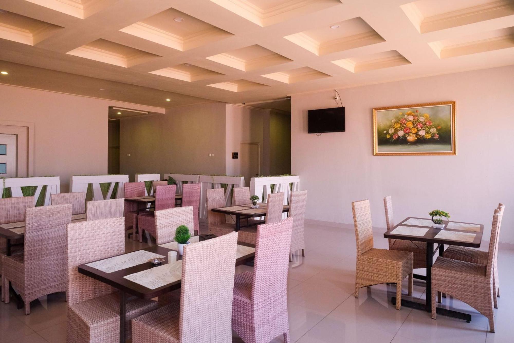 Urbanview Hotel Dedy Jaya Brebes Eksteriør billede