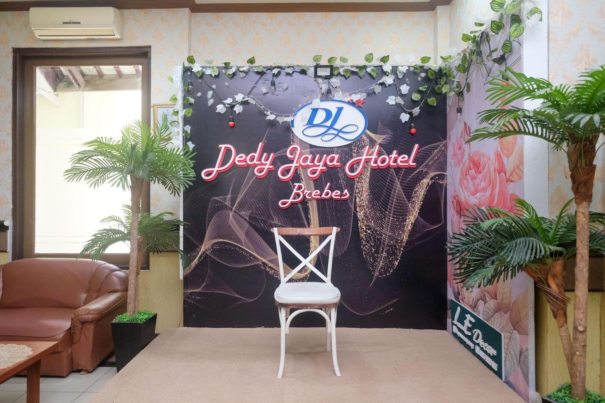 Urbanview Hotel Dedy Jaya Brebes Eksteriør billede