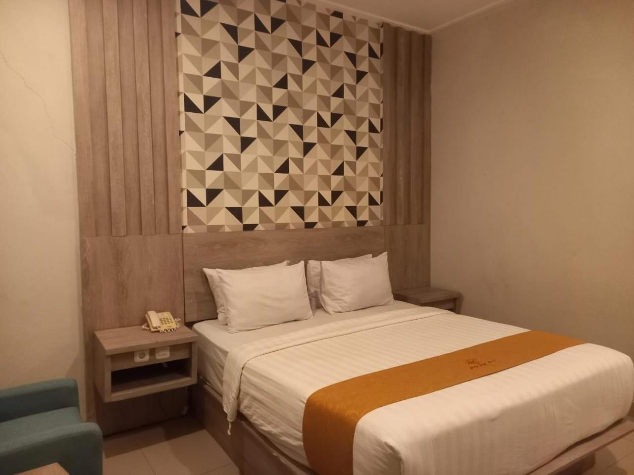 Urbanview Hotel Dedy Jaya Brebes Eksteriør billede