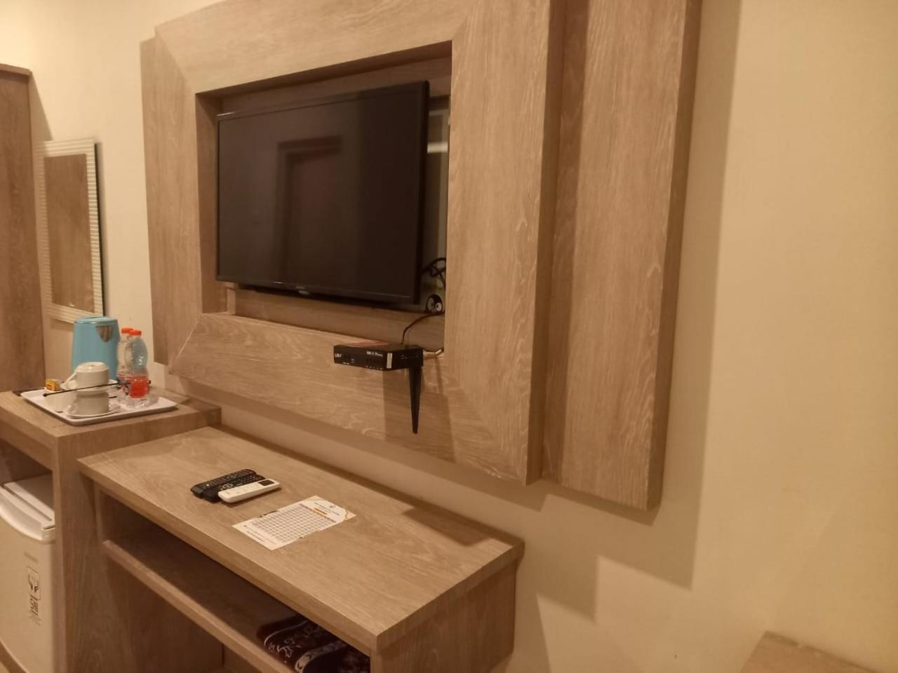 Urbanview Hotel Dedy Jaya Brebes Eksteriør billede