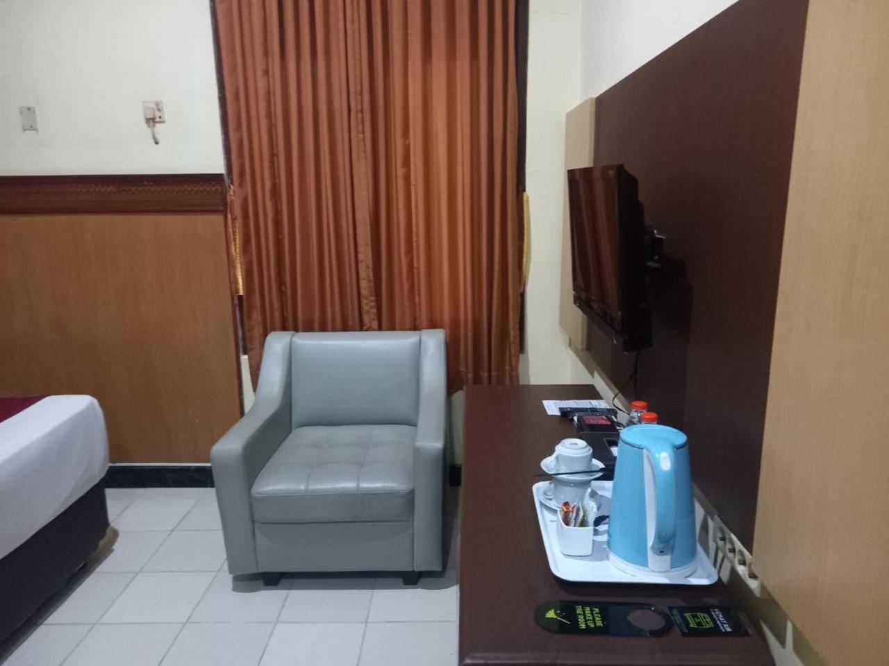 Urbanview Hotel Dedy Jaya Brebes Eksteriør billede
